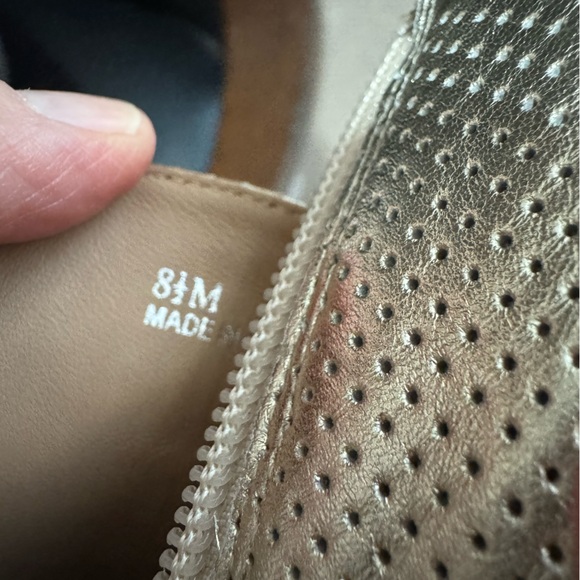 Linea Paolo gold wedge sneakers size 8.5 - Picture 15 of 15